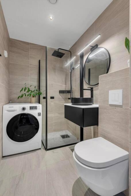Newly Renovated - Oslo Downtown Apartment Ngoại thất bức ảnh